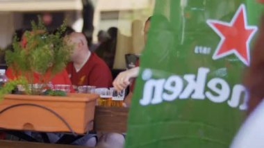 Kiev, Ukrayna, 26 Mayıs 2018 - fanlar Café - Şampiyonlar Ligi 2018