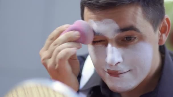 Jeune Homme Mis Peinture Blanche Sur Son Visage Street Mime — Video