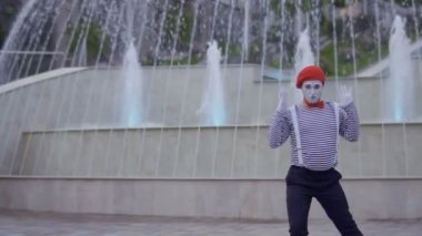 Çevre foutains Kent Meydanı çevresinde dalga iki sokak aktörler