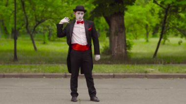 Parkta görünmez tüfek MIME vuruyor