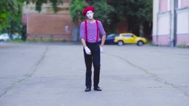 MIME şehrin bir noktada farklı hamle yapar