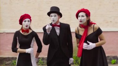 Pandomim building yakınındaki dalga