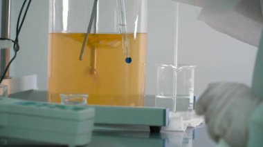 İşçi soketinde ekipman bağlamak