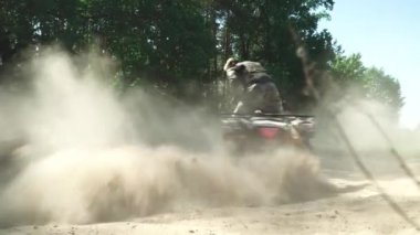 Genç adrenalin sevgili Atv çevrelerde sürücüler.