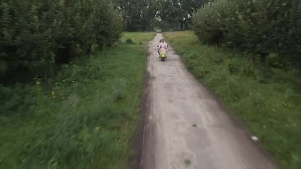 Guy Girl Riding Scooter Outdoors Young Guy Girl Motorbike Country — Stock Video