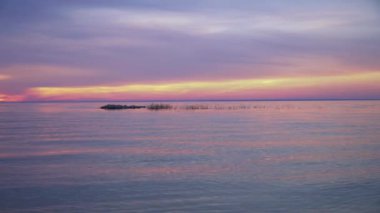 Nehrin bir yükseklikten görünümünü. Dron'un vurdu