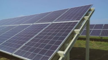 Perspektif görünümü levhasında güneş panelleri.