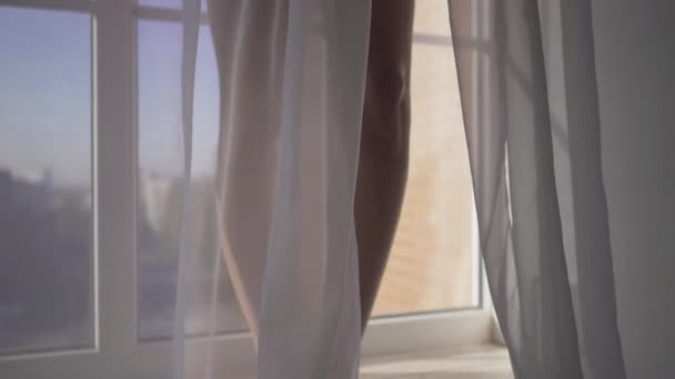 Sensueel Meisje Met Een Perfect Lichaam Nachtjapon Zoete Jonge Vrouw — Stockvideo