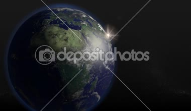 Dünya'ya dönen bir kesintisiz döngü 3d animasyon. Dünya grafiğin sağ tarafta görüntülenecek metin içeriği için sola dengeleniyor. Nezaket Nasa.gov doku dünya haritaları.