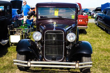 Daytona, Florida / ABD - 24 Kasım 2018: 1932 Ford V8 Kapalı Taksi Pikabı 2018 Daytona Türkiye Koşusu.
