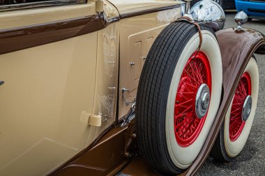 Jesup, GA - 17 Mart 2018: 1930 Packard Sekiz Serisi 734 'ü Jesup 2018 St. Patrick Günü Araba Fuarı' nda yakın çekim.