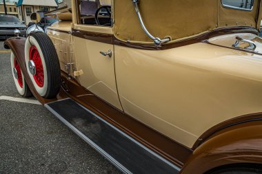 Jesup, GA - 17 Mart 2018: 1930 Packard Sekiz Serisi 734 'ü Jesup 2018 St. Patrick Günü Araba Fuarı' nda yakın çekim.