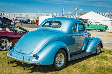 Daytona Plajı, FL / USA - 25 Mart 2018 Ford DeLuxe coupe at the Spring 2018 Daytona Run.
