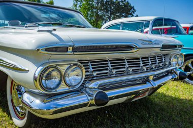 Savannah, GA / USA - 21 Nisan 1959 Chevrolet Impala Gürcistan Savannah 'daki bir araba fuarında.