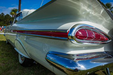 Savannah, GA / USA - 21 Nisan 1959 Chevrolet Impala Gürcistan Savannah 'daki bir araba fuarında.