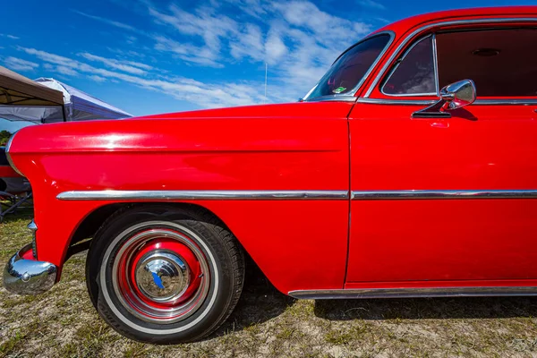 Savannah Usa Abril 2018 1953 Chevrolet 210 Sedán Una Exposición —  Fotos de Stock