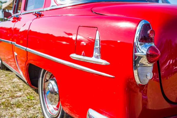 Savannah, GA / USA - 21 Nisan 1953 Chevrolet 210 Sedan Savannah, Georgia 'da bir araba fuarında.