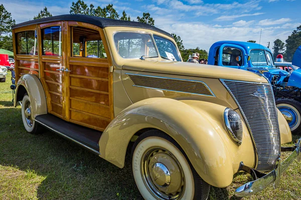 Savannah Usa Abril 2018 1937 Ford Woody Station Wagon Una —  Fotos de Stock