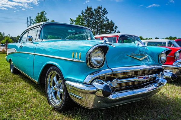 Savannah, GA / USA - 21 Nisan 1957 Chevrolet BelAir, Georgia, Savannah 'daki bir araba fuarında..