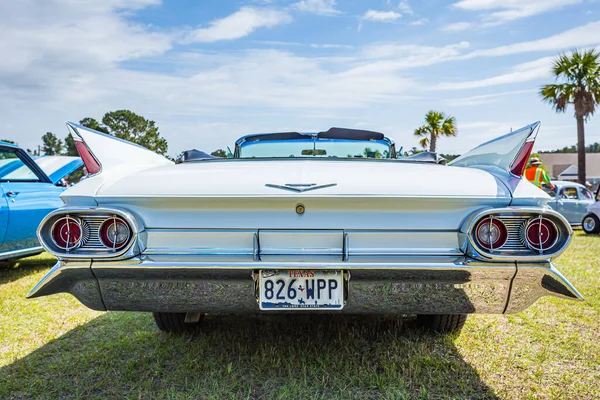 Savannah Usa Abril 2018 1961 Cadillac Series Convertible Una Feria —  Fotos de Stock