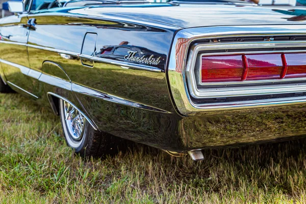 Fernandina Beach Usa Września 2018 1966 Ford Thunderbird Cabrio Wystawie — Zdjęcie stockowe