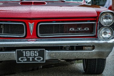 New Smyrna Sahili, FL - 12 Ağustos 2017: 1965 Pontiac LeMans GTO Kanal Caddesi Araba Fuarı.