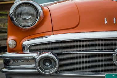 Tybee Adası, GA / USA - 14 Ekim 2017: 1956 Yerel bir araba fuarında Buick Special hardtop.