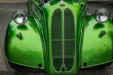 Tybee Adası, GA / USA - 14 Ekim 2017: 1948 Ford Anglia Yerel bir araba fuarında.