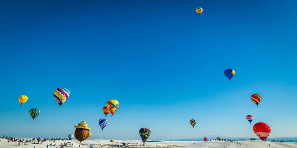 White Sands National Monument Usa September 2016 Färgglada Varmluftsballonger Till — Stockfoto