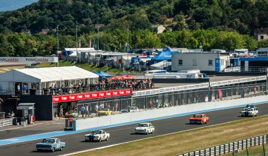 Çoğu, Çek Cumhuriyeti - 08 31 2025: Yarış arabaları için Avrupa Kupası