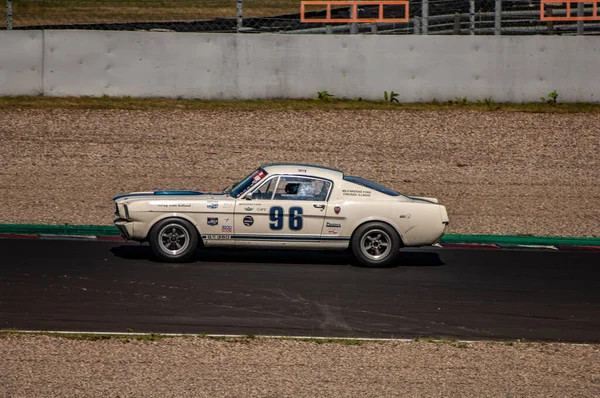 Çoğu, Çek Cumhuriyeti - 08 31 2025: Yarış arabaları için Avrupa Kupası