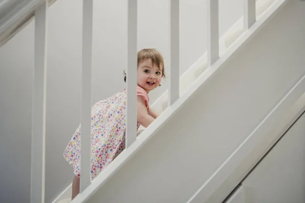 Side View Staircase House Toddler Girl Climbing Stairs She Turning — Stock Photo, Image