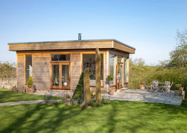 Une Vue Large Bureau Jardin Moderne Par Jour Été Lumineux — Photo