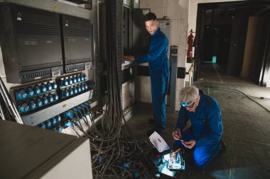 Anahtar kartı sabitleme elektrikçiler