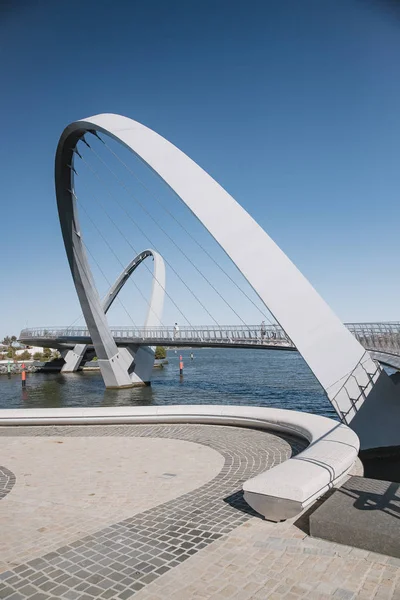 Kraliçe Elizabeth Rıhtım Köprüsü 