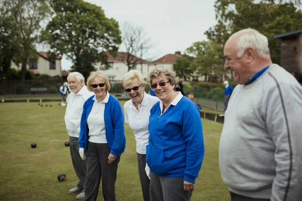 Socializar en el Bowling Green — Foto de Stock