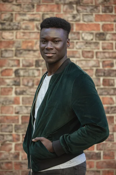 Retrato de un hombre de moda — Foto de Stock