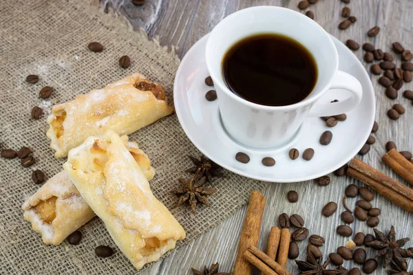 Taza Café Con Galletas Sobre Fondo Gris — Foto de Stock