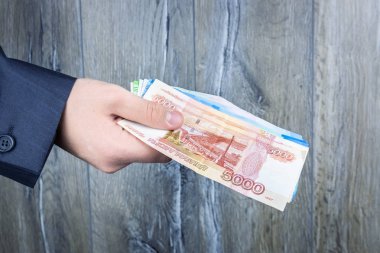 para elini tutarak işadamı