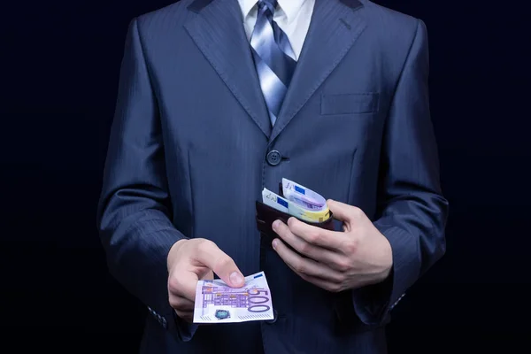 Человек Костюме Снимает Деньги Бумажнике Бизнесмен Бумажник Евро — стоковое фото