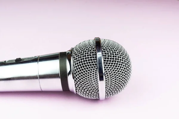 Закрыть Микрофон Розовом Фоне Черный Микрофон Розовом Фоне — стоковое фото