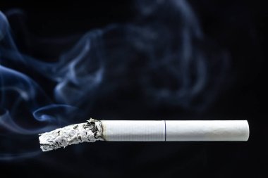 Sigara duman sigara izmariti