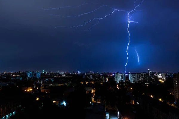 Blitzeinschlag Irgendwo Hinter Wohnblock Der Nacht Moskau — Stockfoto