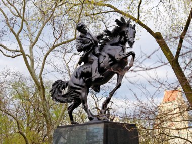 New York City, Amerika Birleşik Devletleri - Nisan 2018: Central park manhattan Jose marti heykeli