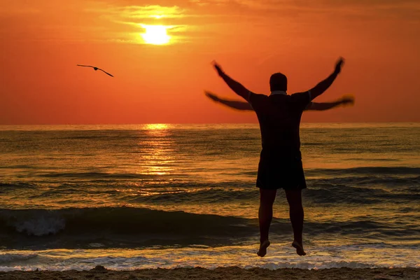 Sunrise Sunset Sea Man Silhueta Voando — Fotografia de Stock