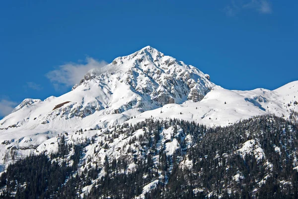 Peak Mountain Snow Jasná Obloha — Stock fotografie