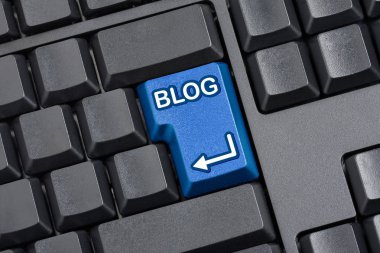 Boş bilgisayar klavye ile mavi Blog anahtarla yerine Enter tuşuna