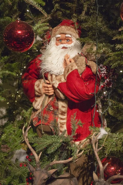 Babbo Natale Decorativo Sull Albero Natale Con Luci Accese Renne — Foto Stock