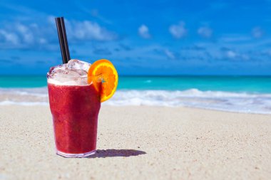 Cennet plaj Rossini kokteyl içki