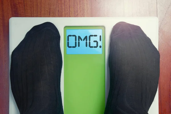 Closeup Male Feet Scale Omg God Morning — Stock Photo, Image